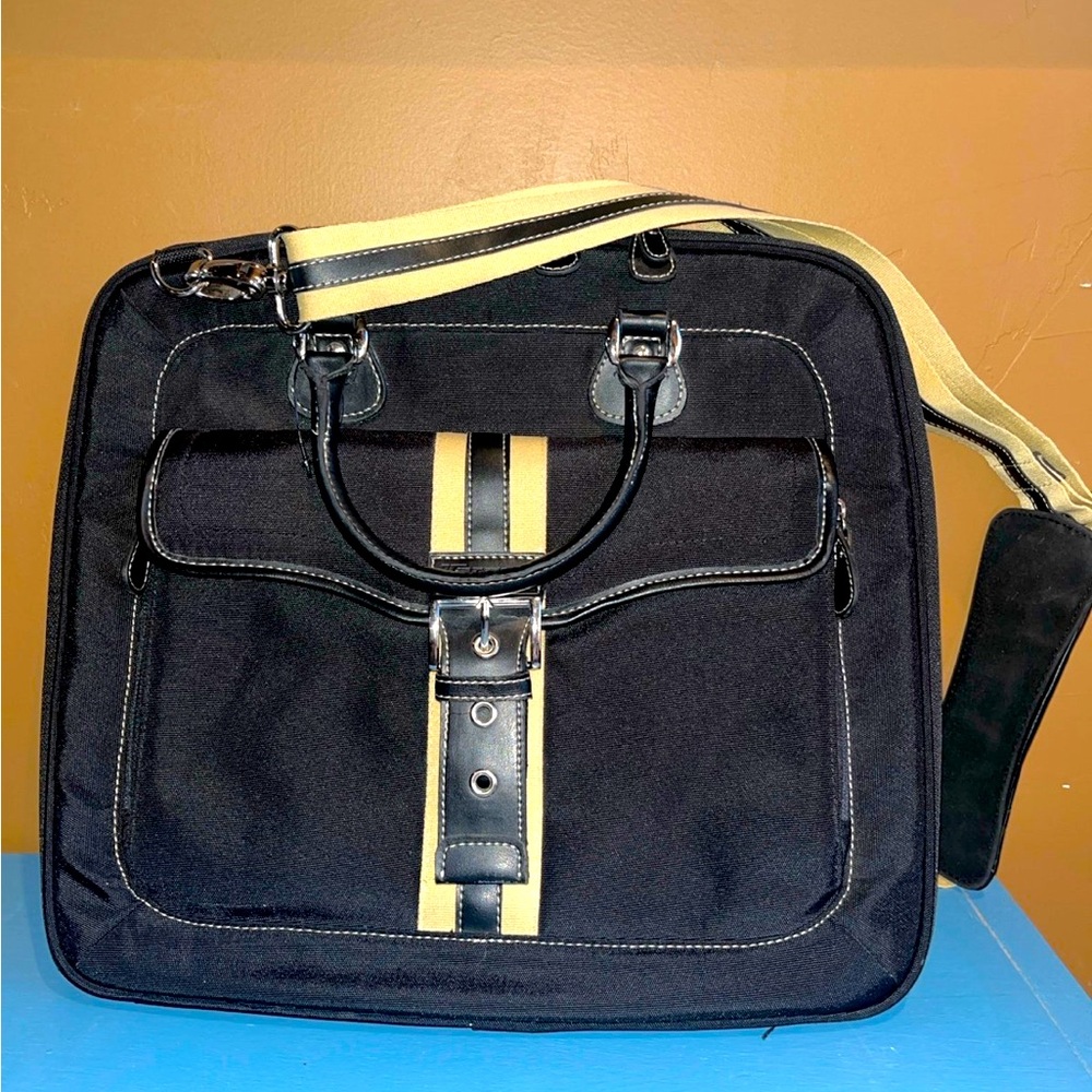 Targus Getta Ladies Notebook Slipcase - Laptop Carrying case - Black, tan